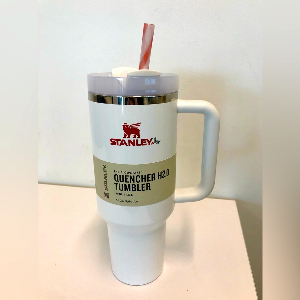 Stanley Mistletoe Twist Limited Quencher H2.0 Flowstate Tumbler 40 OZ (Christmas